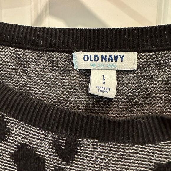 Old Navy small leopard black sweater shirt - Picture 3 of 4
